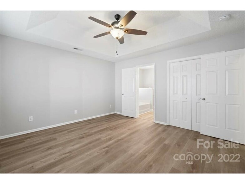 Building Photo - 2404 Devon Dr