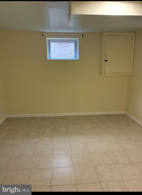 Building Photo - 7213 Adelphi Rd