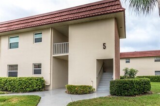 Building Photo - 5 Vista Palm Ln
