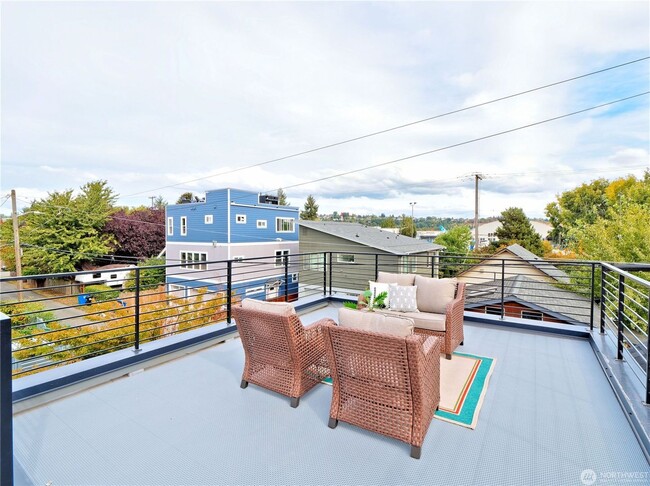 Building Photo - 6918 Flora Ave S