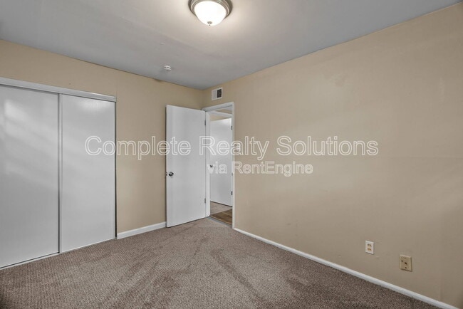 Building Photo - 1132 Redman Blvd