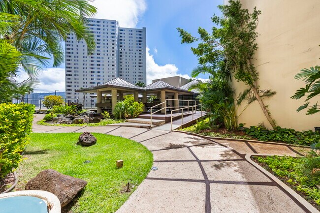 Building Photo - 1212 Nuuanu Ave