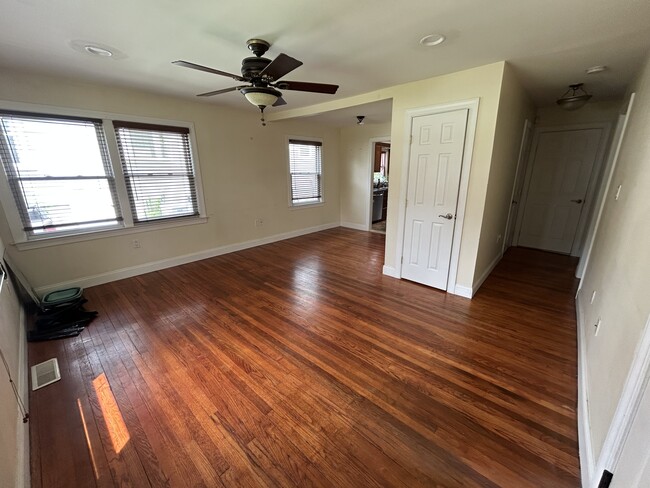 Building Photo - 4921 Demaio Dr