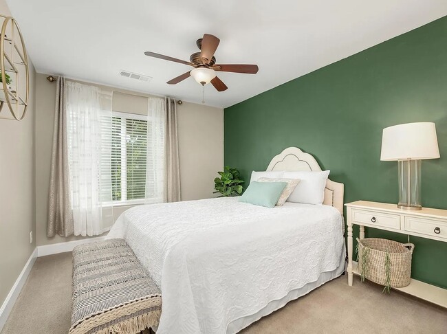 Building Photo - Beautifully Updated North Fresno 3/3