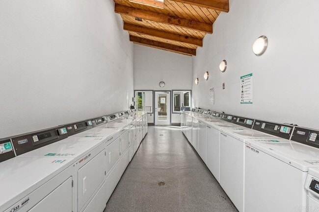 Building Photo - Renovated, upstairs one bedroom condo in M...