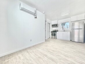 Building Photo - 1763 W 38th St