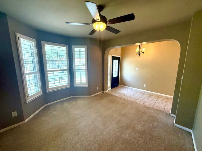 Building Photo - 842 Windhurst