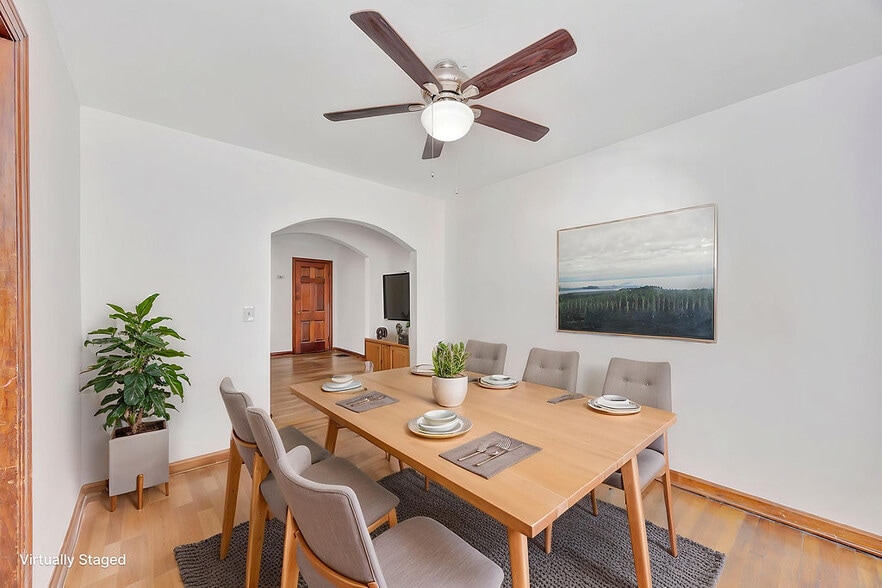 Building Photo - 8253 Brownsway Ln