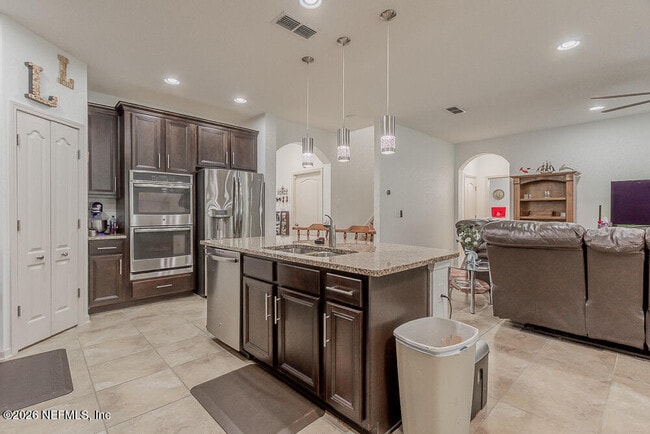 Building Photo - 16284 Hunters Hollow Trail