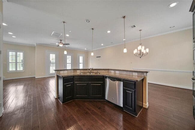 Building Photo - 10602 Shadow Elm Ct
