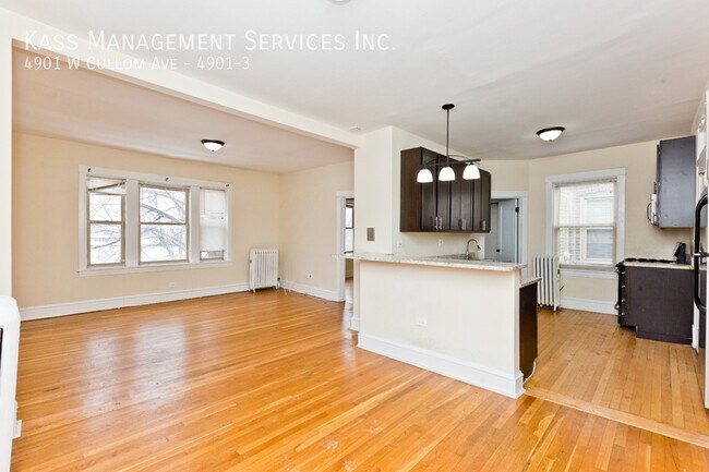 Building Photo - 4901 W Cullom Ave