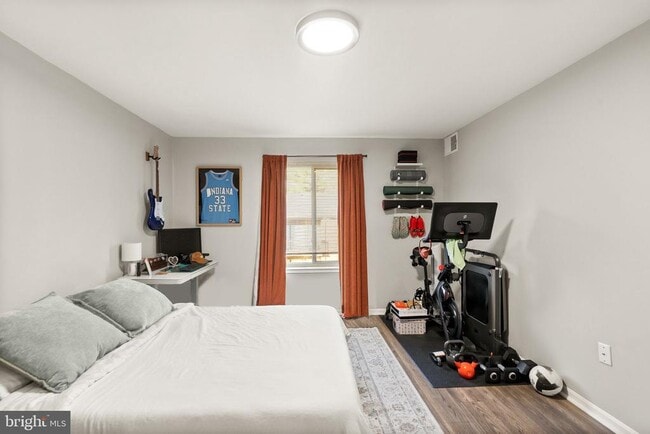 Building Photo - 9728 Kingsbridge Dr