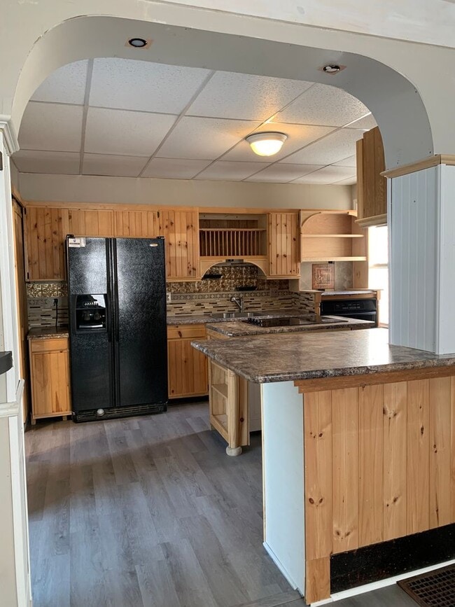 Building Photo - Spacious single family home with 3 beds/2 ...