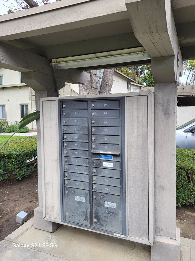 Building Photo - NEW PRICE REDUCTION!!! Beautiful Condo: 3 ...