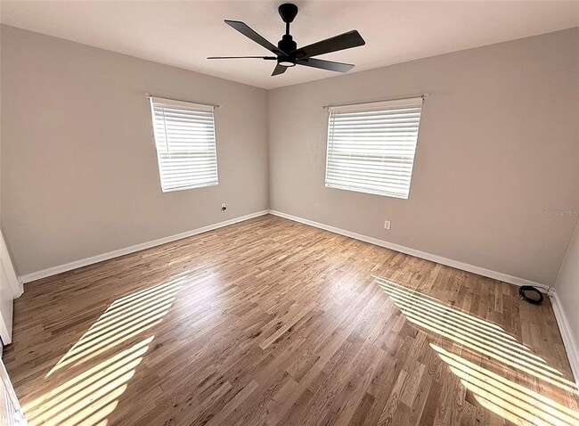 Building Photo - 105 N Aurora Ave