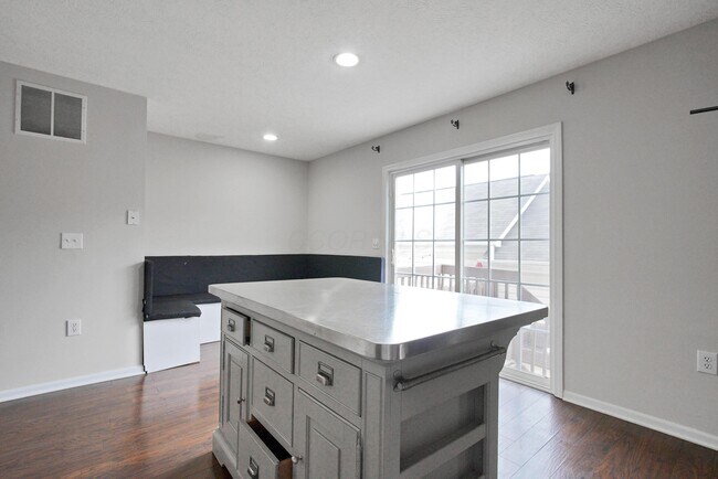 Building Photo - 6321 Marsh Wren Drive