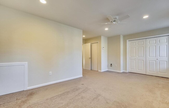 Building Photo - Fabulous 3BR/3.5BA Potomac Townhome, in In...