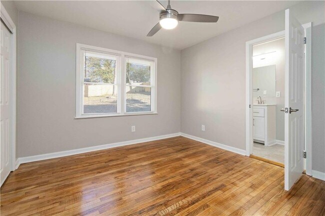 Building Photo - 1796 Arkose Dr SE