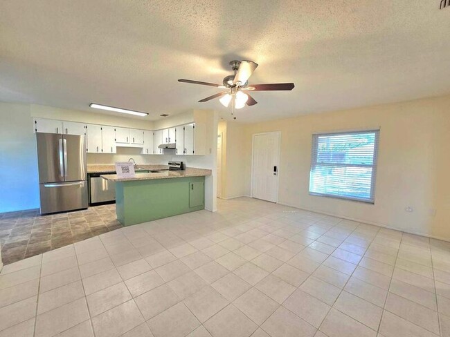 Building Photo - 4158 Sunny View Dr
