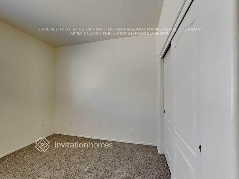 Building Photo - 2103 E La Costa Dr