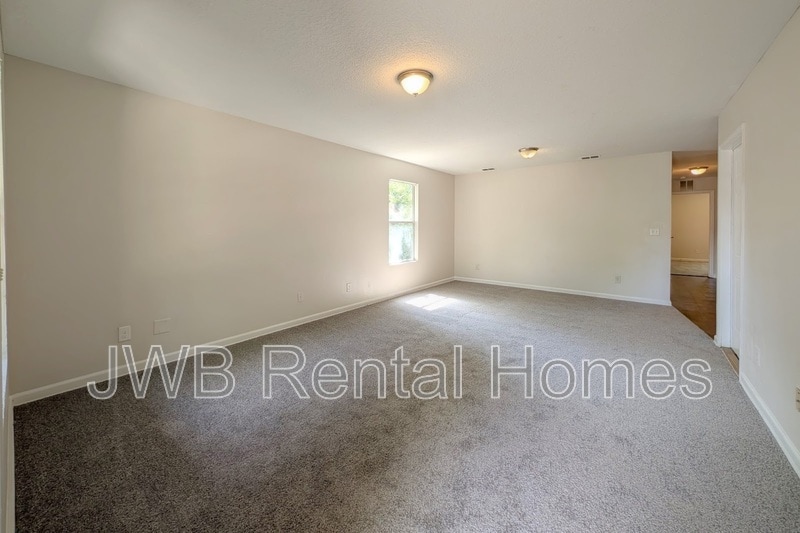 Building Photo - 7730 Eaton Ave