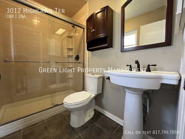 Building Photo - 3012 Highlawn Terrace