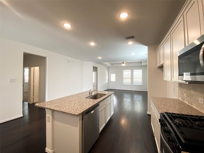 Building Photo - 31302 Whitfield Ct