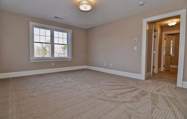 Building Photo - 126 Oxbow Rd