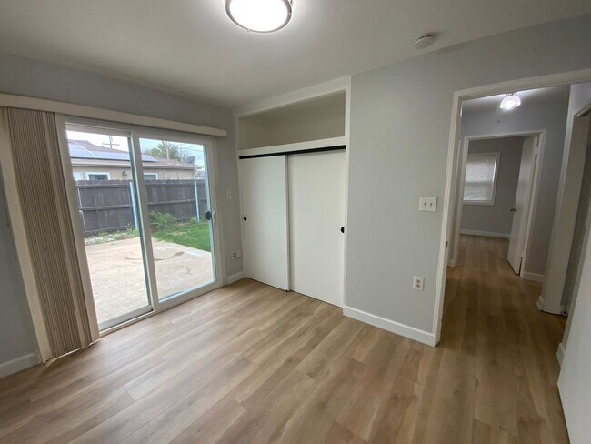 Building Photo - Great Location Close to Schools