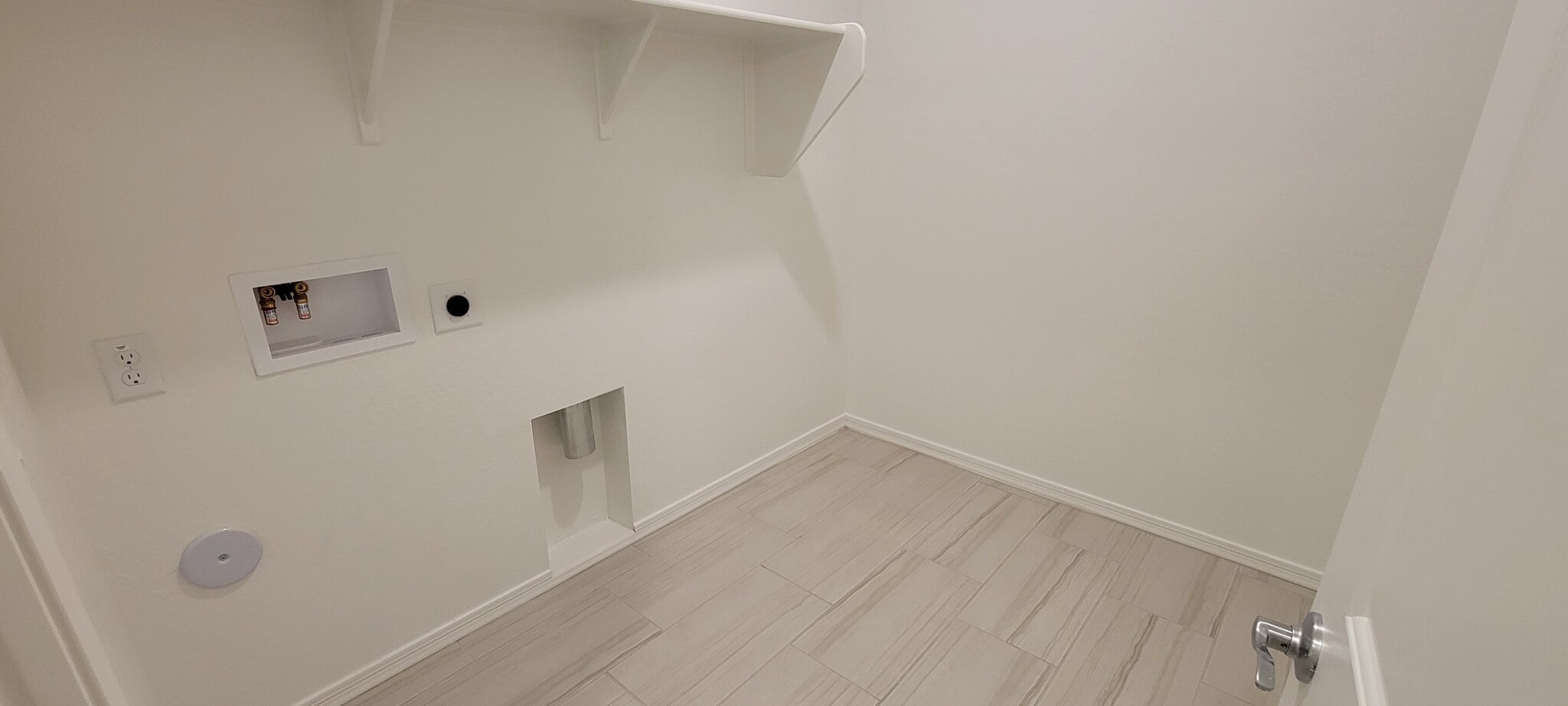 Laundry Room - 9309 E Static Ave