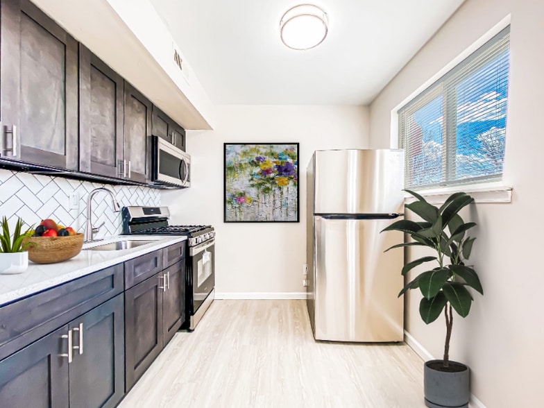 Building Photo - 9400 Roosevelt Blvd