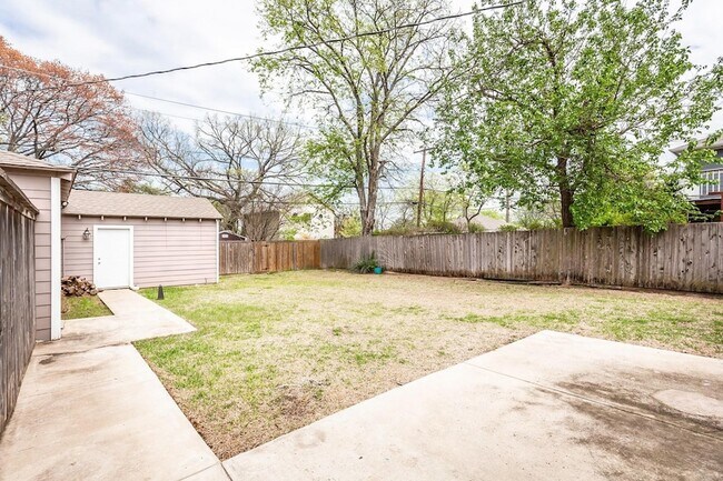 Building Photo - 570 Bondstone Dr