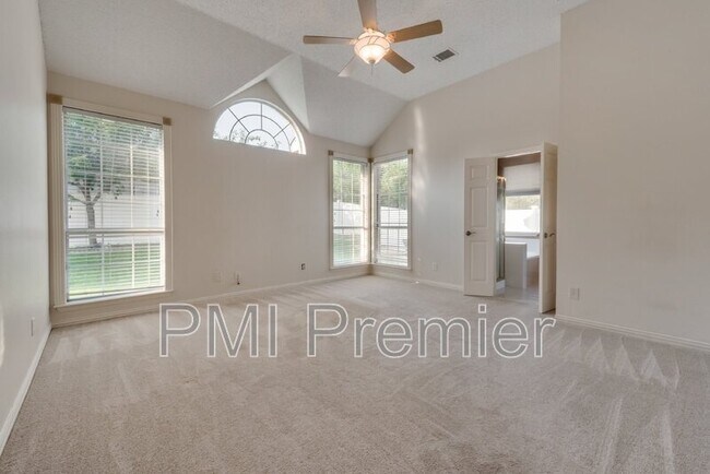 Building Photo - 2309 Kittyhawk Dr