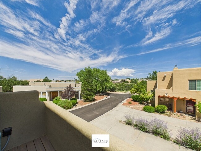 Building Photo - Two Story Home in Desirable Subdivision