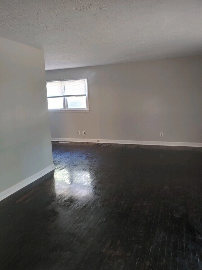 Building Photo - 251 Fawn Rd