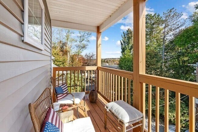 Building Photo - 22 Victor St