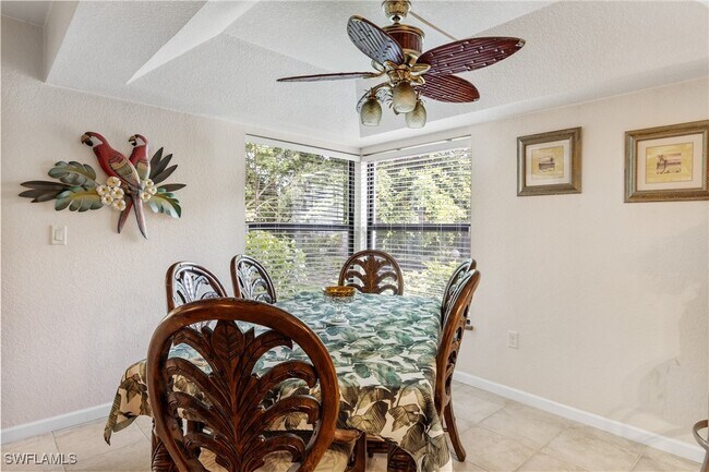 Building Photo - 5483 Peppertree Dr