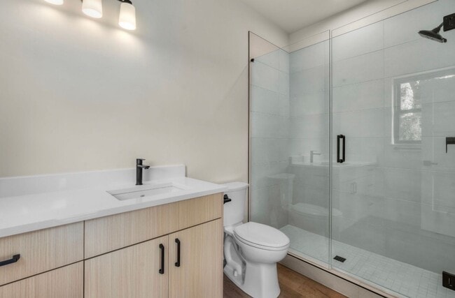 Building Photo - Spectacular BRAND NEW Custom 2-bd/2-bath with view of Redmond Canal!