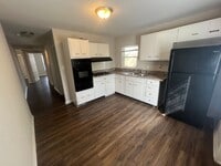 Building Photo - 410 Dallas Ave