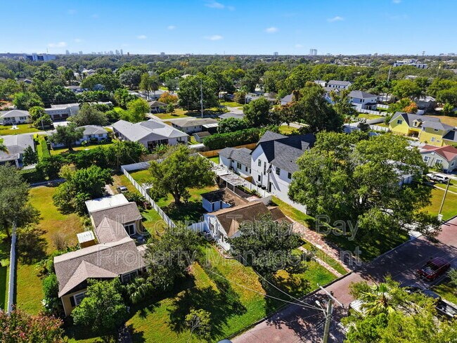 Building Photo - 1106 W Peninsular St