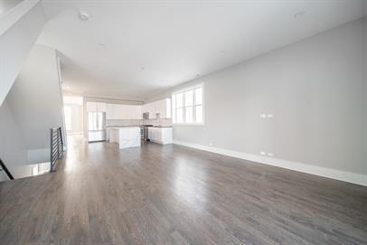 Building Photo - 556 W 18th St