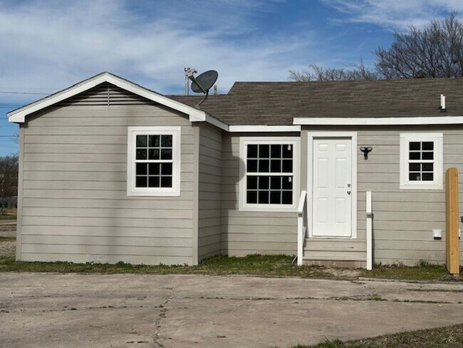 Building Photo - ONEAL.1713/15