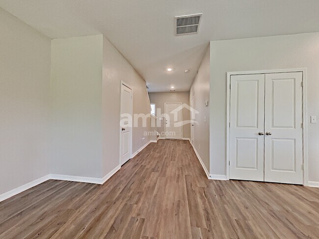 Building Photo - 3405 Ridge HillPkwy