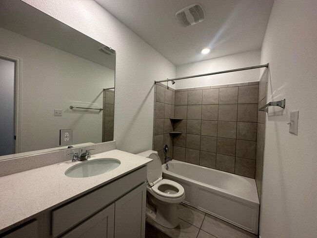 Building Photo - 228 Jeffers