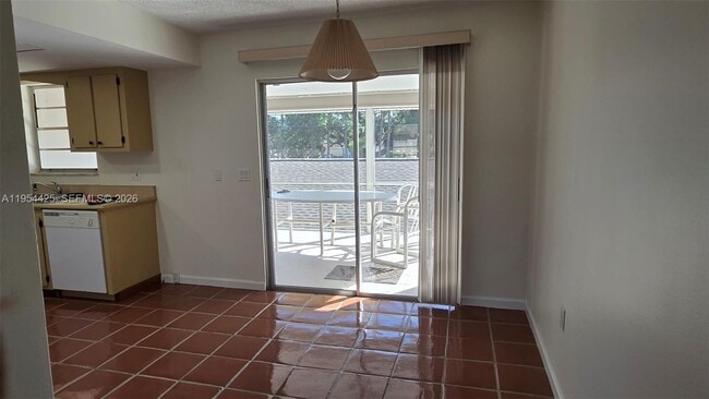 Building Photo - 180 Cypress Way E