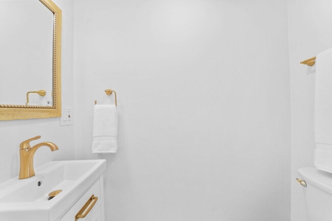 Building Photo - 116 Mary St