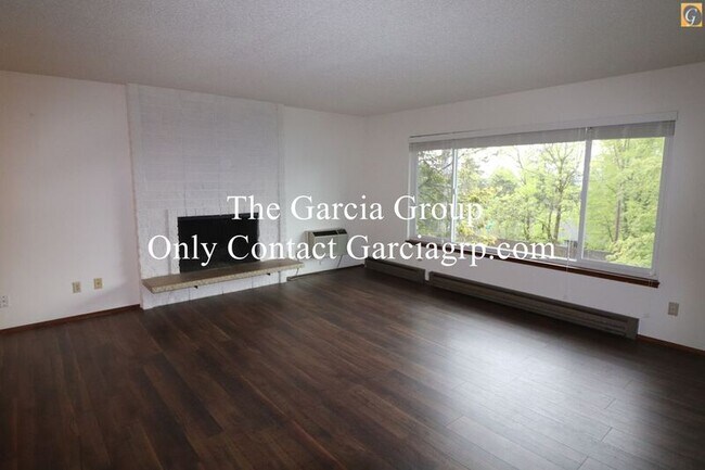 Building Photo - 15205 SW 119th Ave