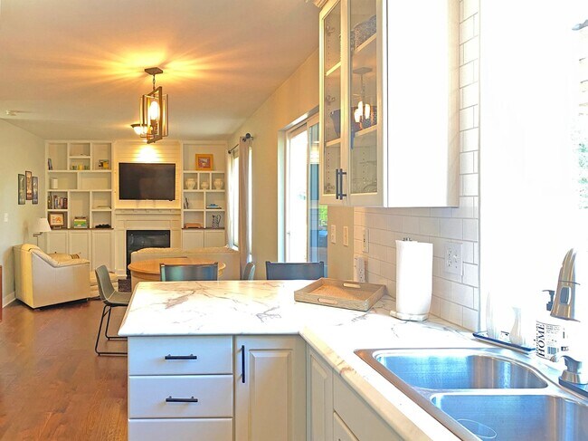 Building Photo - Fabulous Sabbatical Furnished Home