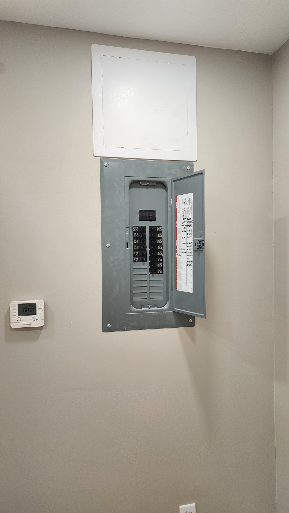 Building Photo - 1301 Buhrer Ave