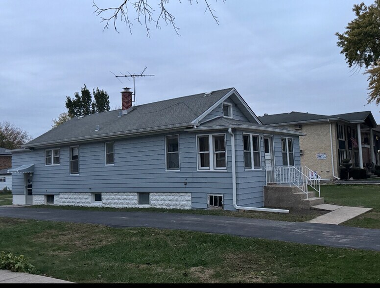 Primary Photo - 4528 Park Ave